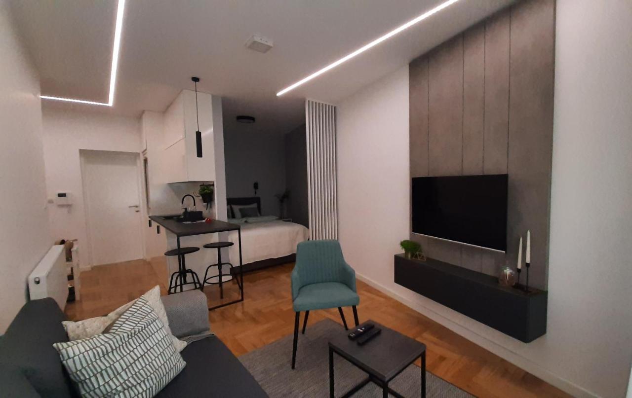 Nina Studio Apartment ビイェリナ エクステリア 写真